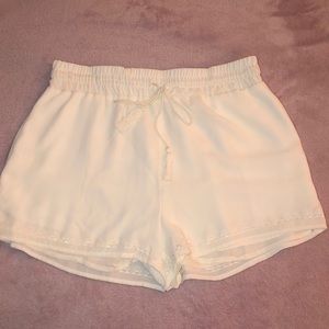 💕NEW Kendall & Kyle flowy shorts!